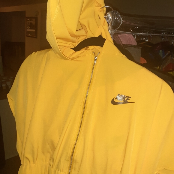 Nike Inspired short set with hoodie - Picture 4 of 4